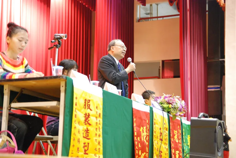 981201 98學年度院聯合班會啦啦隊 第1張