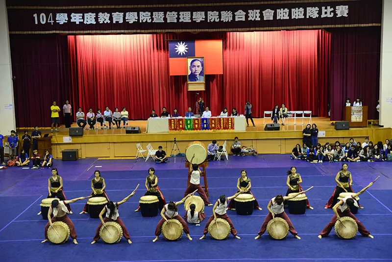 1041124 104學年度教育學院暨管理學院啦啦隊比賽 第1張